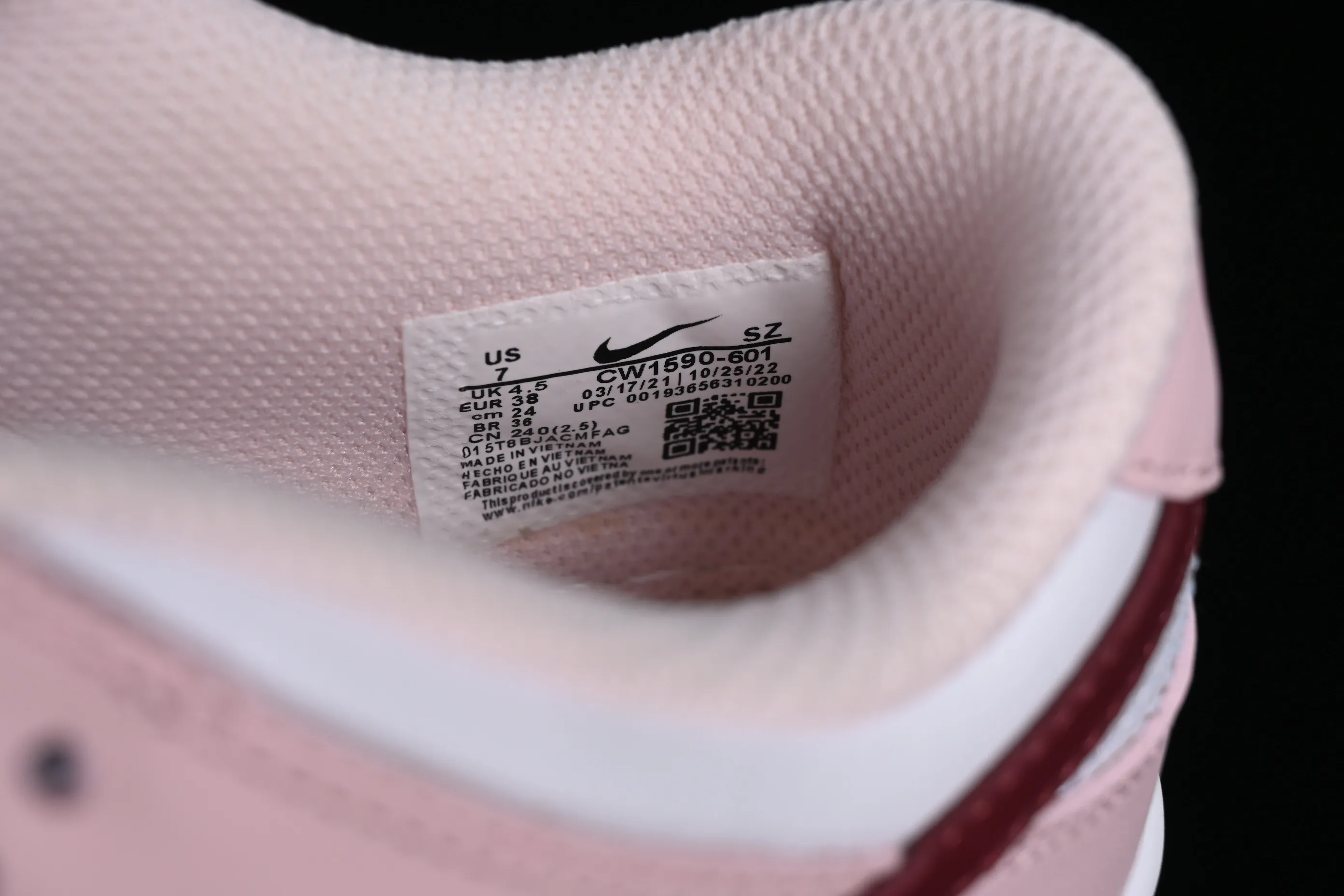 All Categories Nk SB Dunk Series Nk SB Dunk Low Low-top Sneakers Nk Dunk SB Low Sakura Pink Valentine's Day SB Low-top Casual Sneakers CW1590-601